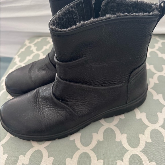Ecco Black Leather Ankle Boots - Picture 2 of 6